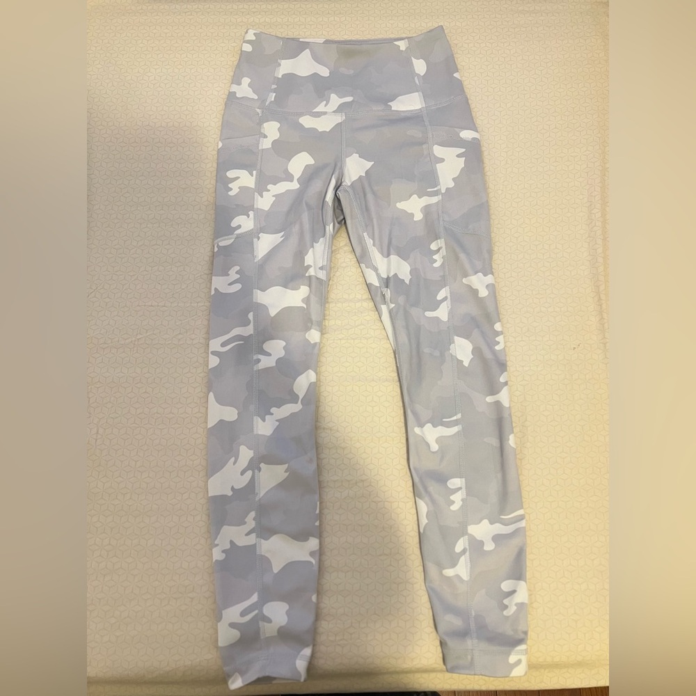 YOGALICIOUS "LUX" HIGH WAIST CAMO PRINTED 7/8 ANKLE LEGGING - SILVER